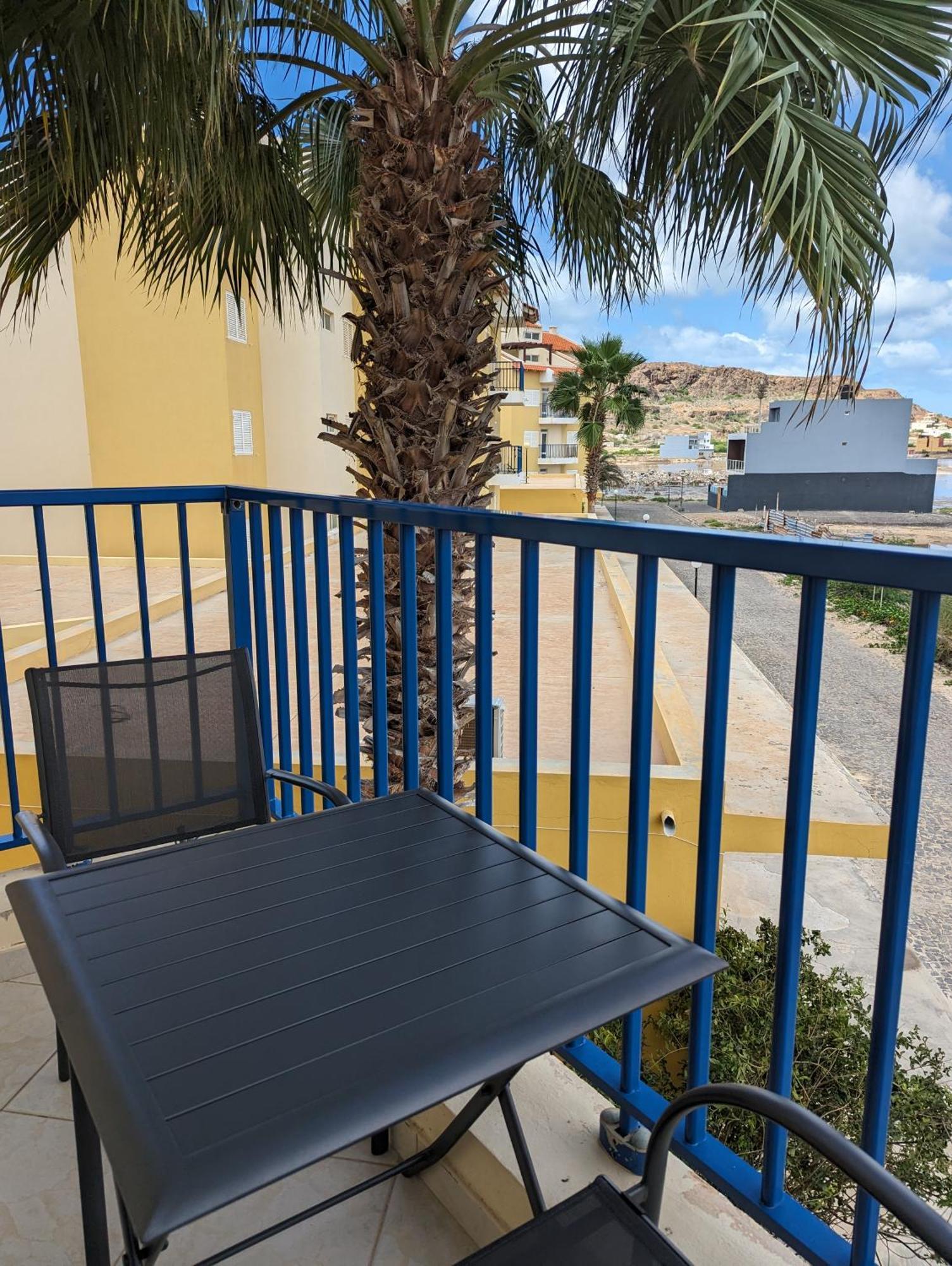 Vila Cabral 1 Bed Apt - Wi-Fi & Air Con Included Sal Rei Exterior photo